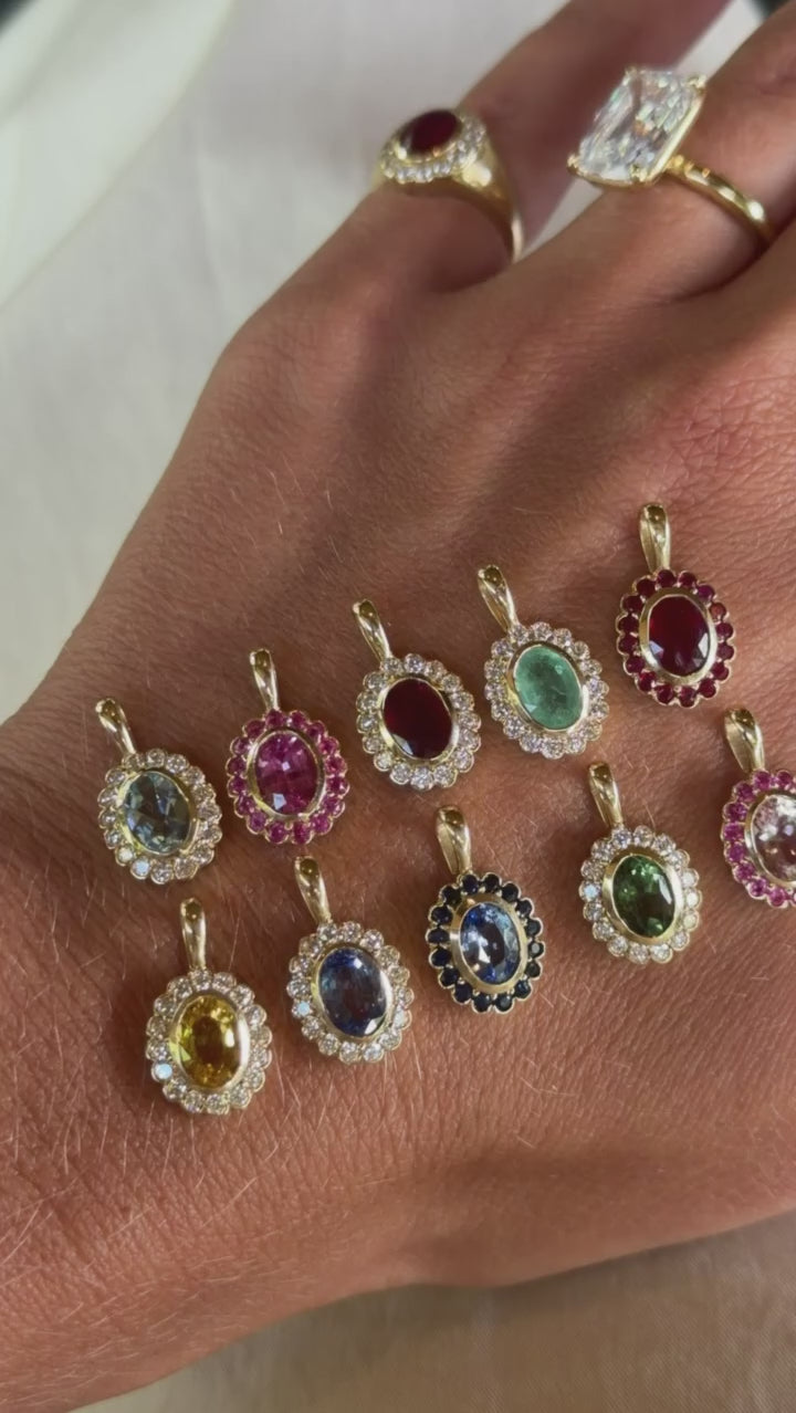 Petite Heirloom Pendant in Holiday, image 3 of 5